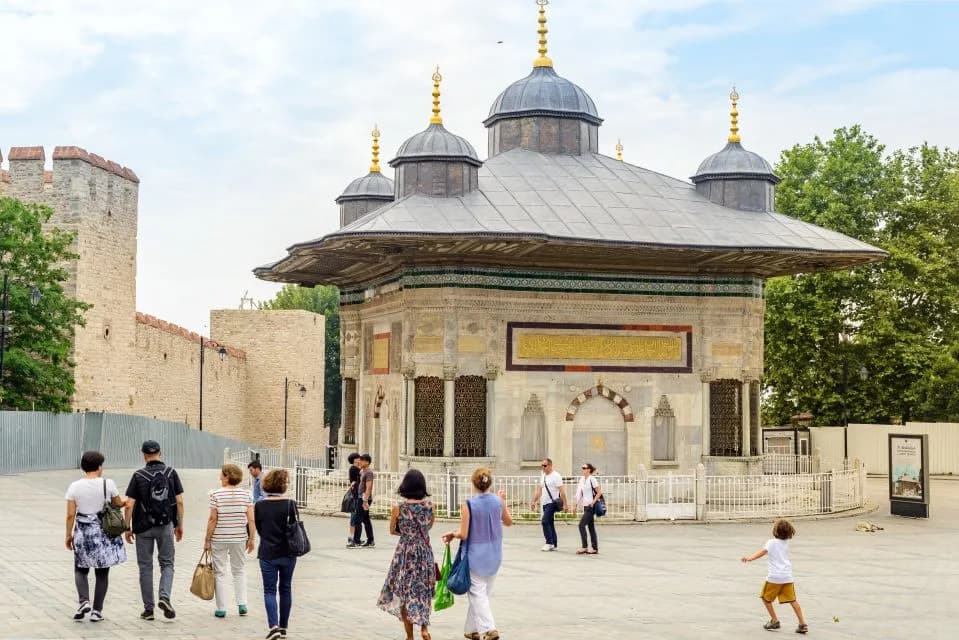 Visite Guidée de 4 Heures : Palais de Topkapi, Église Sainte-Irène et Chambres du Harem - Image 6