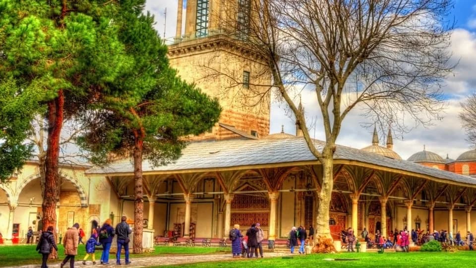 1.5-Hour Topkapi Palace Tour: Skip-the-Line Entry with Expert Guide - Image 1